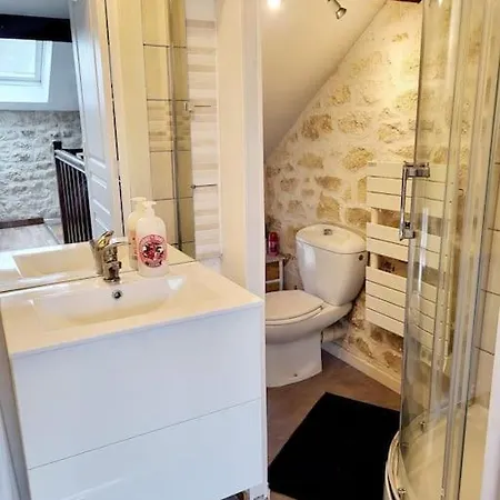 Charme De La Pierre Apartment