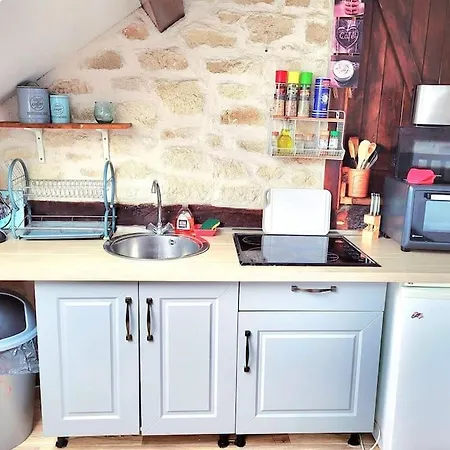 Charme De La Pierre Apartment