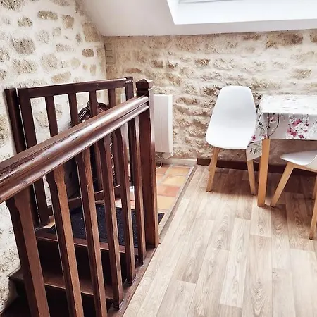 Charme De La Pierre Apartment *